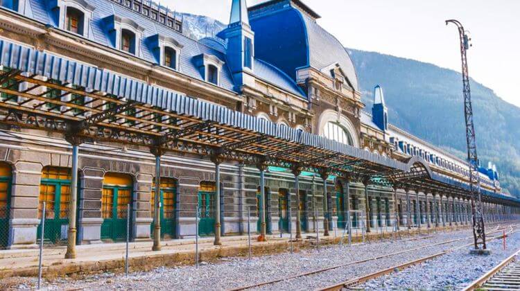 Le Royal Hideaway va redonner vie à Canfranc, en mode 5 étoiles